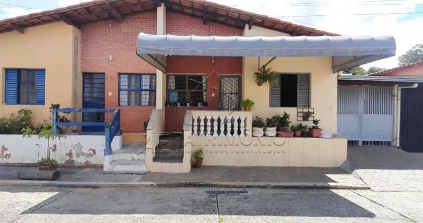 CASA EM CONDOMINIO 3 QUARTOS SENDO 1 SUITE AQUARIOS