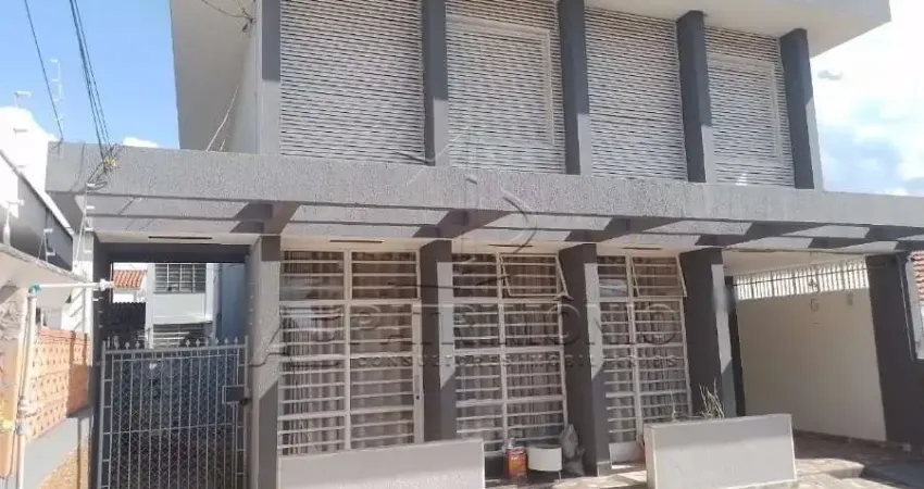 CASA ASSOBRADADA COM 4 QUARTOS SENDO 2 SUITES