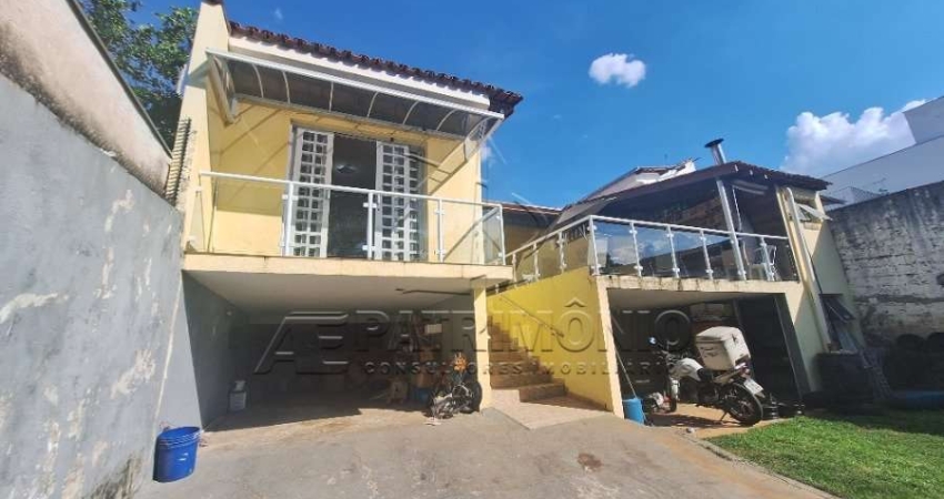 CASA ASSOBRADADA CENTRAL PARQUE COM 2 QUARTOS SENDO 1 SUITE