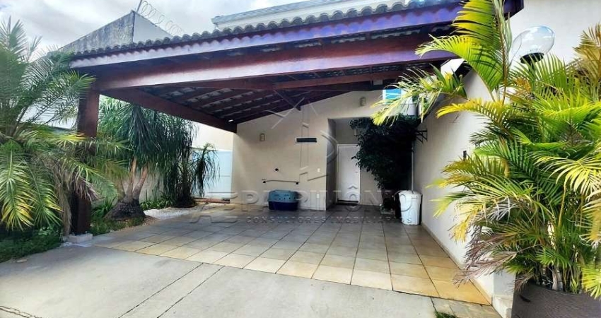 CASA ASSOBRADADA MONTE BELLO COM 3 QUARTOS SENDO 1 SUITE