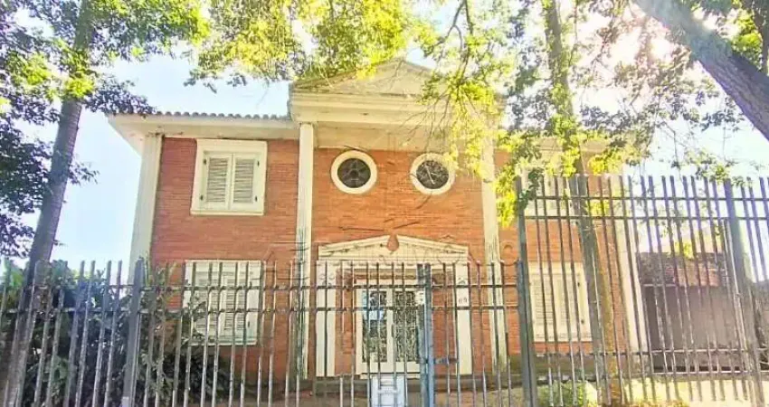 CASA 4 SUITES SENDO 1 SUITE COM CLOSET JARDIM BANDEIRANTES