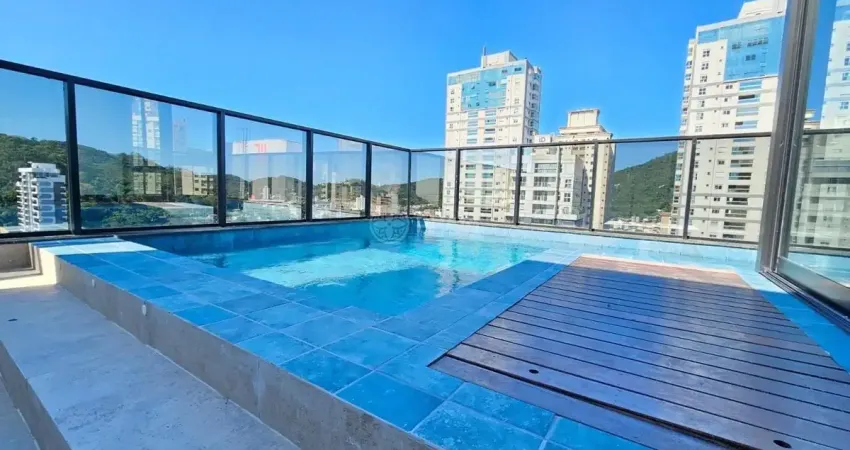 Cobertura triplex com piscina privativa ao lado da beira rio