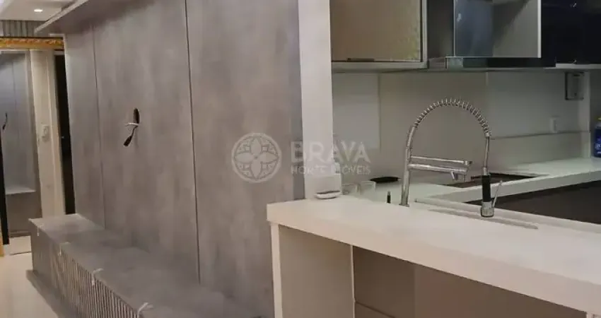 Apartamento mobiliado de alto padrão com piscina privativa e espaço gourmet.