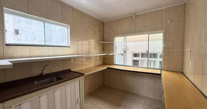 Sala comercial com 3 salas para alugar na Rua Teodoro Luiz Pereira, São João, Itajaí