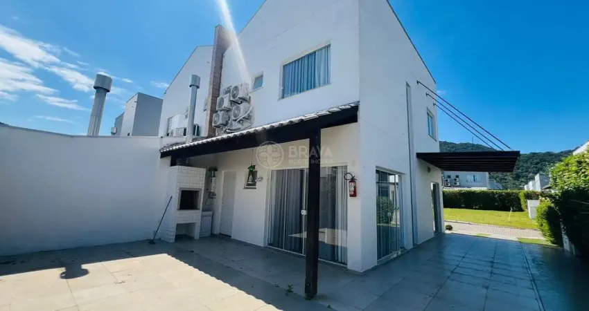 Casa com 3 quartos para alugar na Avenida Hermógenes de Assis Feijó, São Judas Tadeu, Balneário Camboriú