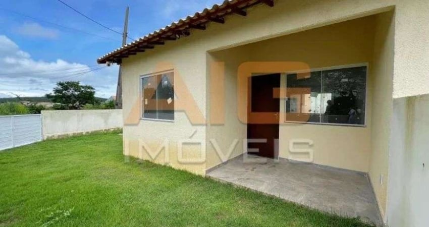 Casa 2 Quartos Suíte Espaço para piscina e churrasqueira