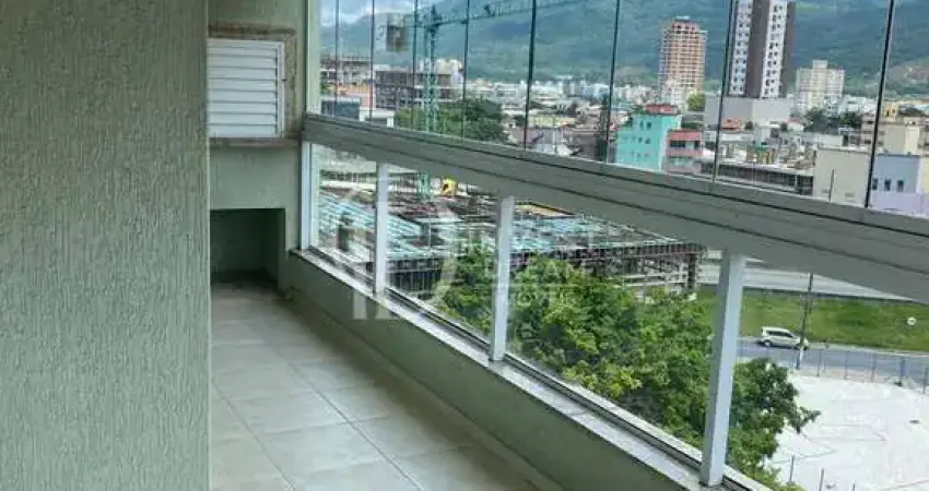 Apartamento com 3 quartos para alugar na Rua 224, 405, Meia Praia, Itapema