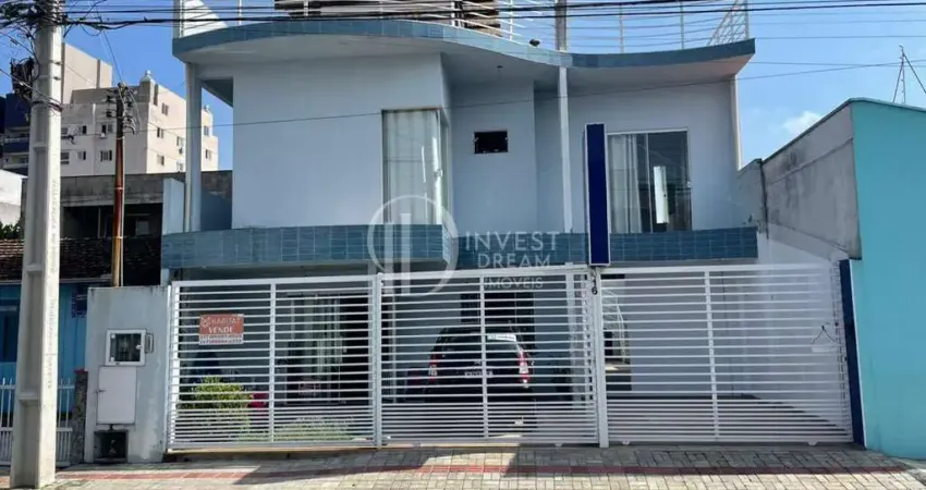 Casa com 4 quartos à venda na Rua Advogado Arão Rebelo, 416, Centro, Navegantes