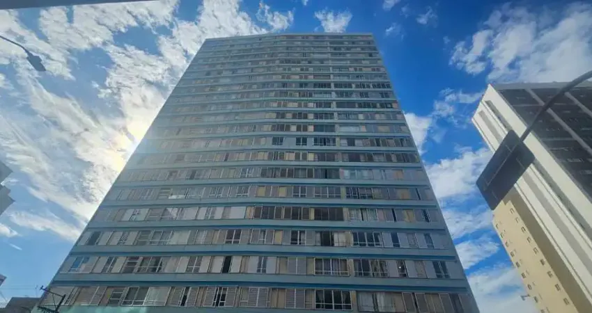 Apartamento com 3 quartos para alugar na Rua Mariano Torres, 295, Centro, Curitiba