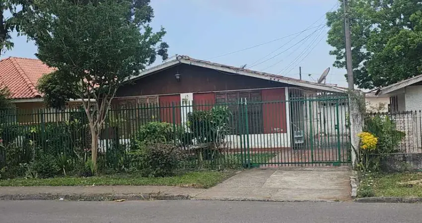 Casa com 3 quartos para alugar na Rua General Ary Duarte Nunes, 15, Uberaba, Curitiba
