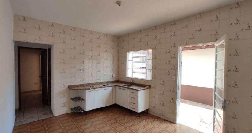 Ótima Casa térrea em um bairro tranquilo e próximo de vários comércios