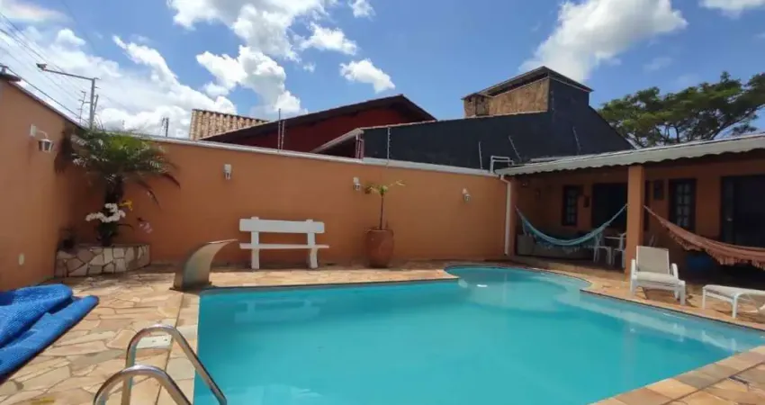 Belíssima Casa á venda - Localizado no Altos de Bragança!