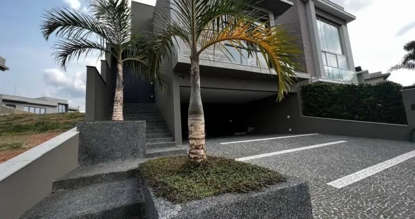 Maravilhosa Casa em Condomínio Fechado - Próximo ao Lago do Taboão !!!