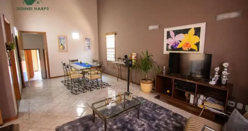 Linda Casa á venda no Residencial das Ilhas - Bragança Paulista SP.