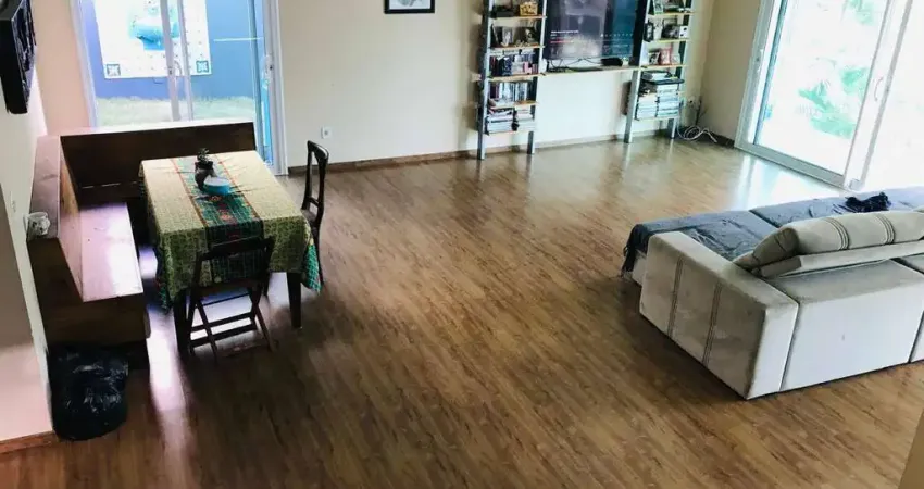 Casa á Venda na Zona Sul com 4 Dormitórios – A 2 Minutos do Lago do Taboão!