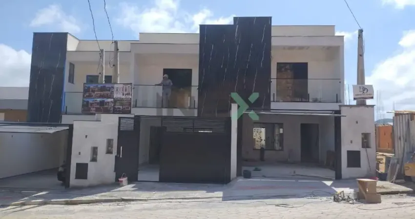 Sobrado 3 dormitórios 2 vagas bairro Areias - Camboriú