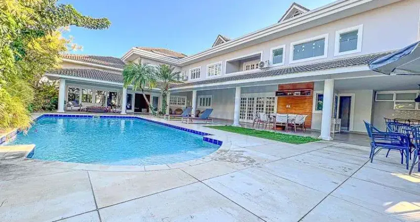 Magnífica Casa à venda Condomínio Malibu Barra da Tijuca com 984m² em terreno de 1008m²  Com 5 Suítes Todas Com Closets Sendo 1 Super Master 6 Vagas