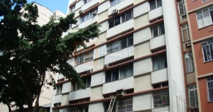 Excelente Apartamento Reformado à Venda em Ipanema de 50m² com 1 Quarto Sala Ampla Cozinha Próximo Praia do Arpoadore Estação do Metrô.