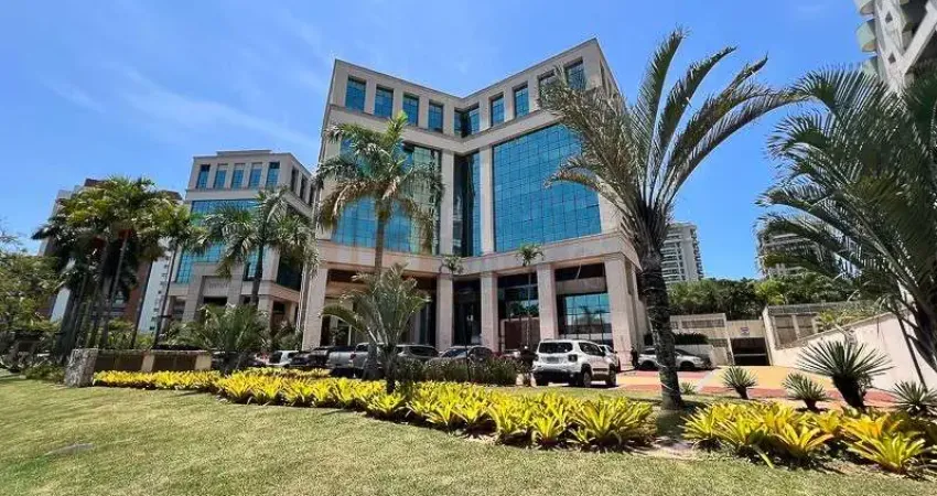Conjunto de 3 Salas Comerciais à Venda no Condomínio Sunplaza na Barra da Tijuca de 102m² Repletas de Armários 3 vagas de garagens e 3 banheiros.