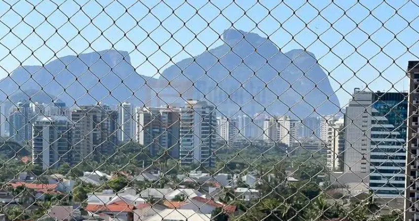 Apartamento vista lateral mar à venda barra da tijuca de  82m² andar alto 2 suítes sala cozinha  2 varandas garagem mobiliado decorado e reformado