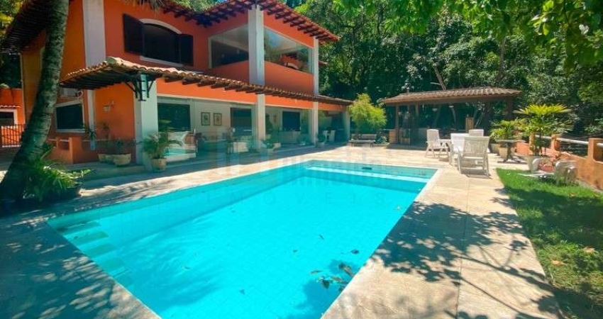 Casa à Venda Condomínio Green Wood Park Itanhangá de 669m² de área construída com 4 Suítes Varanda Gourmet Piscina Sauna Sala 4 Ambientes