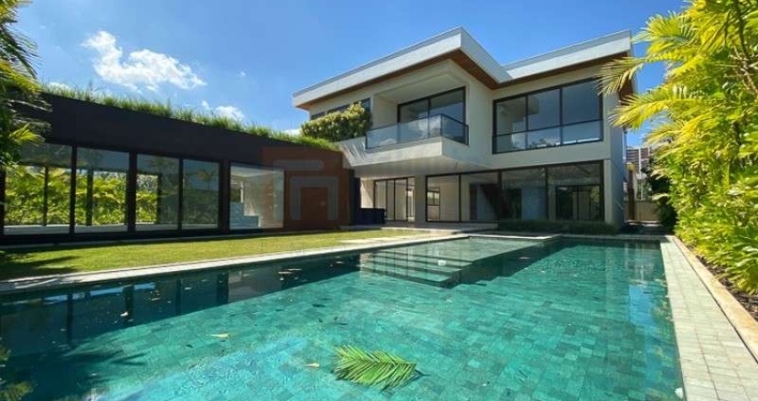 Magnífica Casa à Venda na Barra da Tijuca Condomínio Malibú de 1600m²  Com 6 Suítes 10 Banheiros Elevador Piscina Sauna 10 Vagas de Garagem
