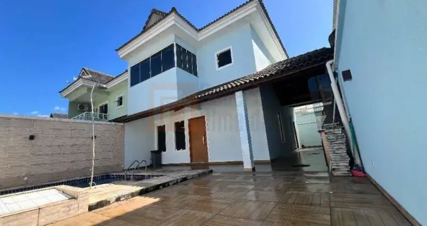 Excelente Casa Triplex à Venda em Vargem Pequena com 220m²  e Terreno 180m² com 3 Quartos Sendo 2 Suítes Piscina Varanda Gourmet 3 Vagas de Garagem
