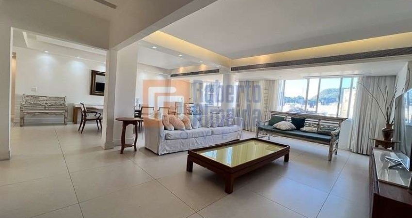 Excelente Apartamento à Venda Copacabana Andar Alto com Vista Lateral Decorado e Reformado de 210m²  com 3 Suítes Cozinha Planejada 1 Vaga de Garagem