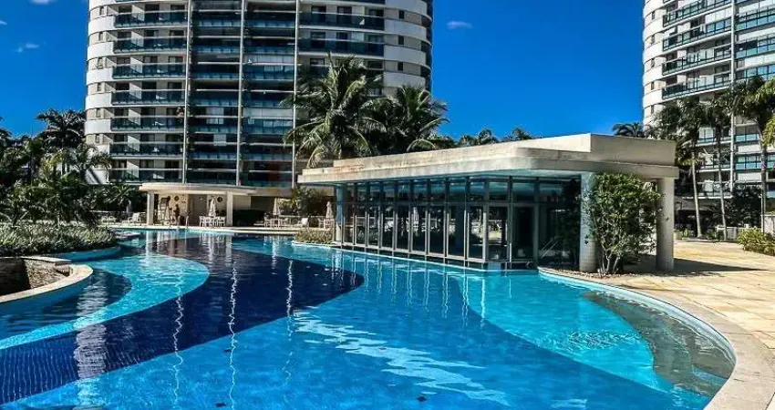 Lindo Apartamento Mobilíado Decorado no Santa Mônica Jardins Condomínio Club Barra da Tijuca de 260m² com 4 Suítes 3 Vagas de Garagem Rico em Armários