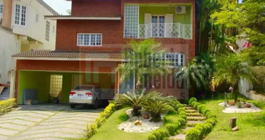 Ótima Casa à Venda Duplex Condomínio Alphaville 10 com 550m² de Área Construída com 4 Suítes Sendo 3 com Hidro Piscina Sauna Churrasqueira