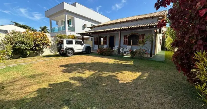 Casa para Venda em Saquarema, Centro, 5 dormitórios, 3 suítes, 5 banheiros, 4 vagas