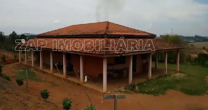Chácara / sítio com 4 quartos à venda na Travessa Aracy, Mãe dos Homens, Bragança Paulista