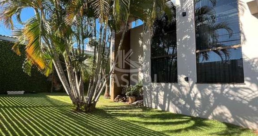 Linda Casa no Coqueiral - 03  quartos, excelente localização, super espaçosa