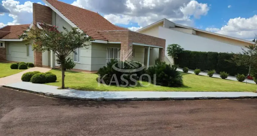 CASA A VENDA EM CONDOMÍNIO FECHADO, NO CENTRO, CASCAVEL - PR