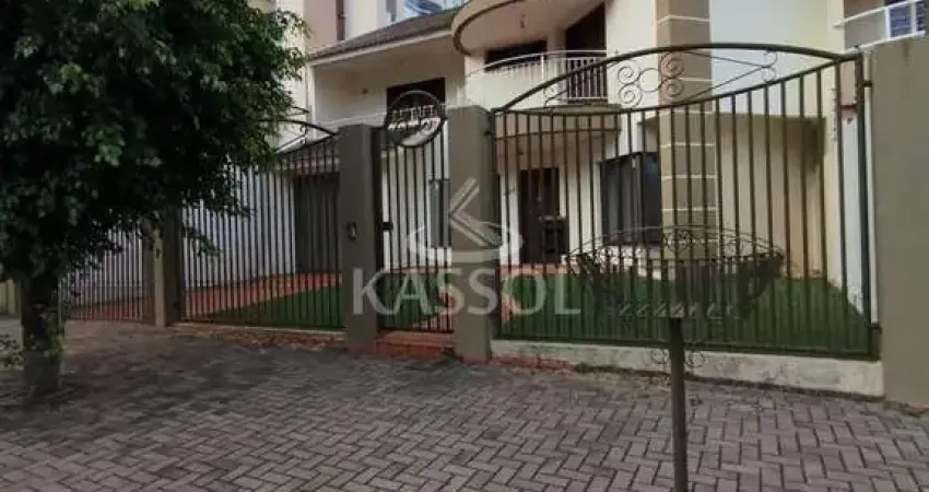 Sobrado com 3 dormitórios à venda,648.00 m , REGIÃO DO LAGO, CASCAVEL - PR