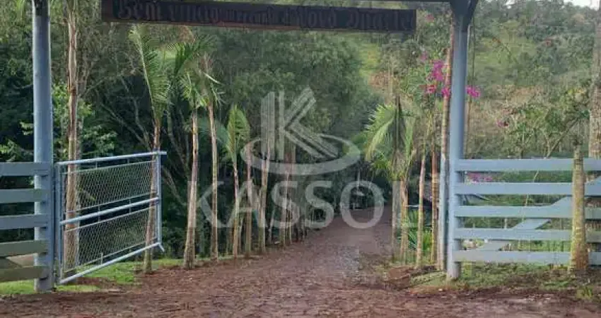 Chácara incrível a 68 km de Cascavel  Fácil acesso, casa ampla, açude.