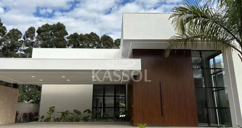 Casa com 4 suítes em condominio fechado por R  4.000.000,00 piscina