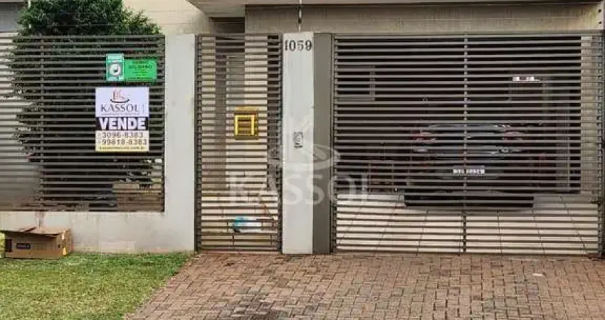 Sobrado à venda, country, cascavel - pr com 03 quartos sendo uma suite c closet