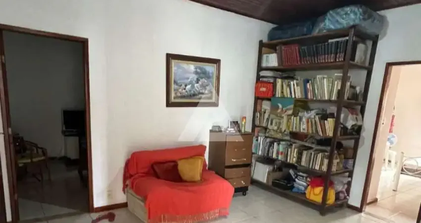 Casa em Piatã com 6 quartos e 4 suítes, 268m² à venda por R$ 800.000,00