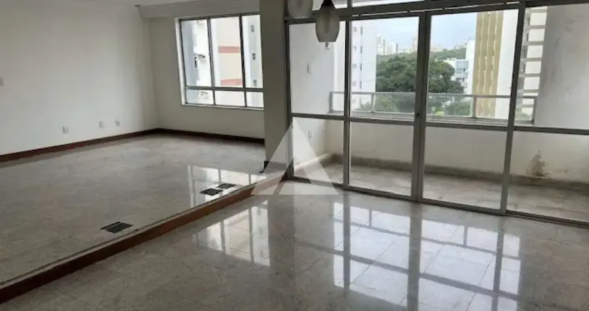 Apartamento no Candeal com 4 quartos e 1 suíte, 177m² à venda por R$ 660.000,00
