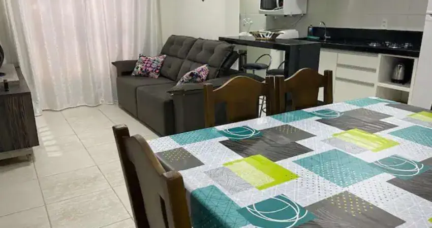 Apartamento térreo mobiliado para locação - 200 metros da praia - Balneário Piçarras/Centro