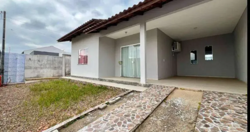 Casa sozinha no terreno á venda - Balneário Piçarras/Itacolomi