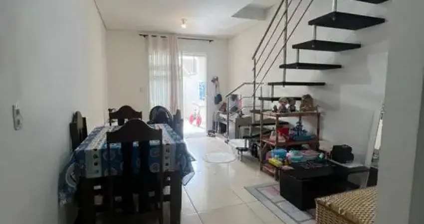 Casa com 2 quartos à venda na Rua Mário Neto, 379, Itacolomi, Balneário Piçarras