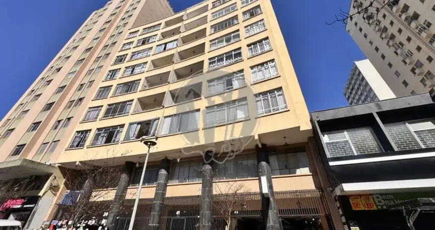 Apartamento com 3 quartos  para alugar, 119.64 m2 por R$2400.00  - Centro - Curitiba/PR