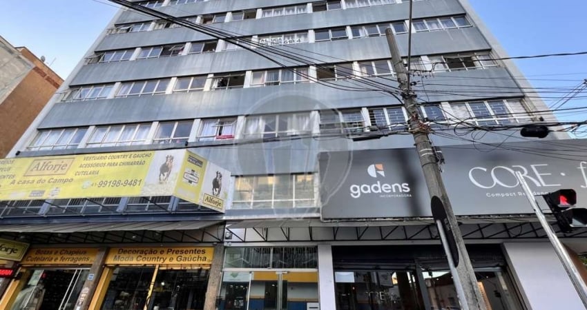 Apartamento com 1 quarto  para alugar, 50.70 m2 por R$1500.00  - Centro - Curitiba/PR
