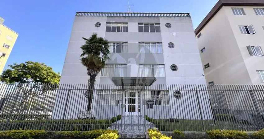 Amplo apartamento, antigo, com planta funcional, com 3 quartos, 1 vaga á 3 minutos do angeloni  e clube curitibano