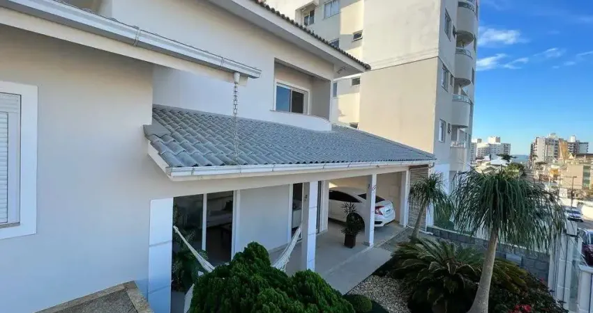 Casa com 3 quartos à venda na Rua Virgilio Ferreira de Souza, Barreiros, São José