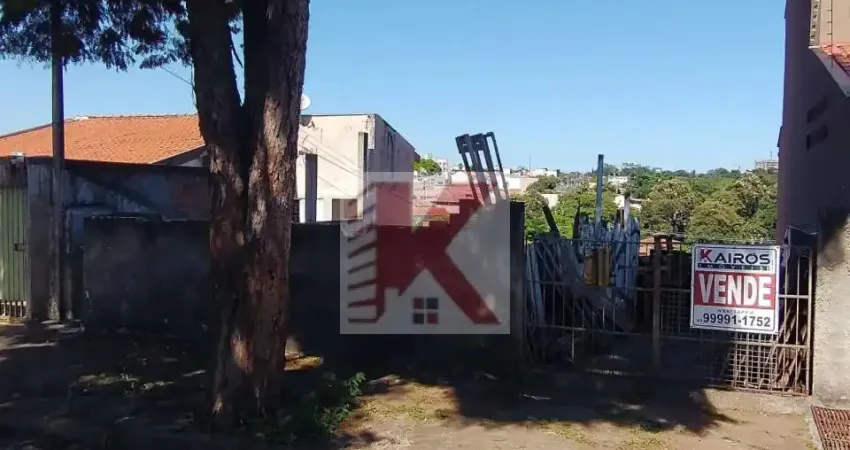 Casa de madeira com 2 Quartos e 1 banheiro à Venda, 60  m² , terreno  com 271,12 m2 por R$ 115.000