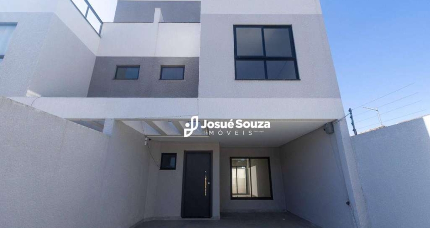 Sobrado triplex com 04 dormitórios, sendo 03 suítes no Boqueirão