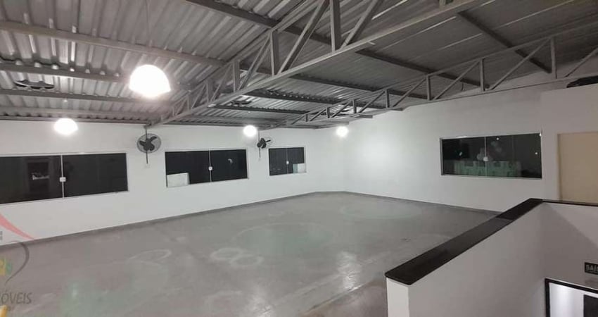 Salão Comercial para Locação em Mogi das Cruzes, Centro, 2 banheiros